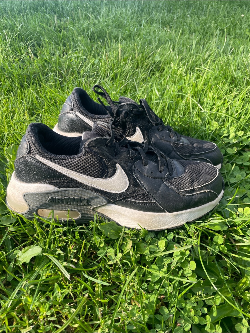 Nike Men's Black and White Air Max Athletic Shoes
